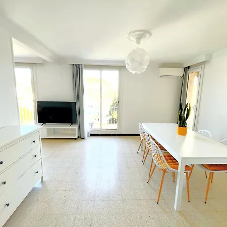 La Cigale Du Port Apartment